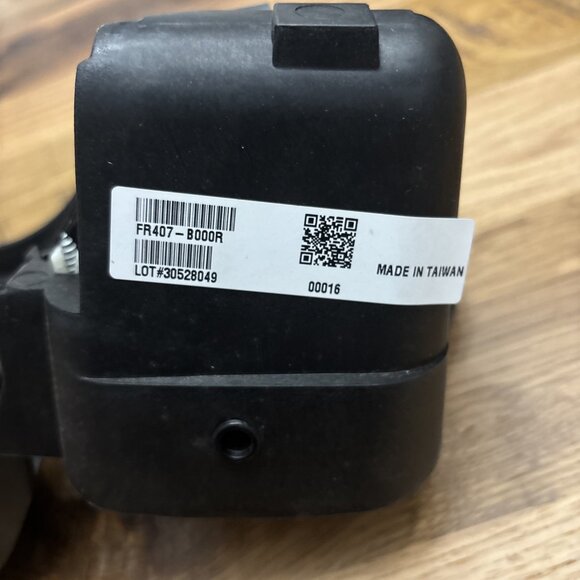 Fog Light Bumper Lamp for 01-04 Ford Escape/03-04 Plastic Bumper Passenger Right - Picture 3 of 5